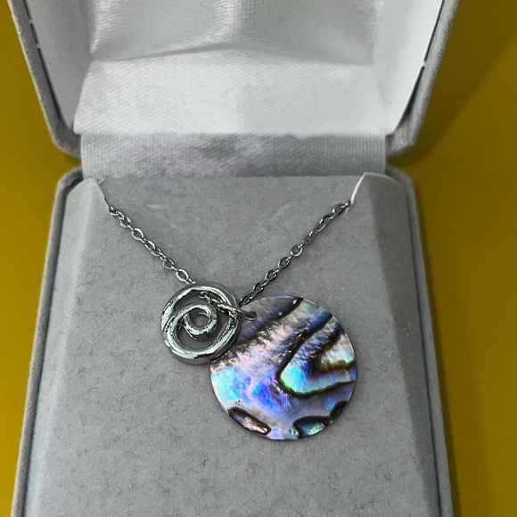 Necklace - Picture 2 of 2